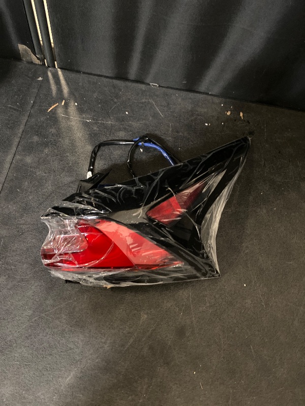 Photo 1 of LED Tail Light Assembly for Lexus NX200T/300H 2015 2016 2017 Right Passenger Side Rear Tail Lamp Replacement Red&Clear Lens Black Housing 81551-78010 (Right Passenger Side)