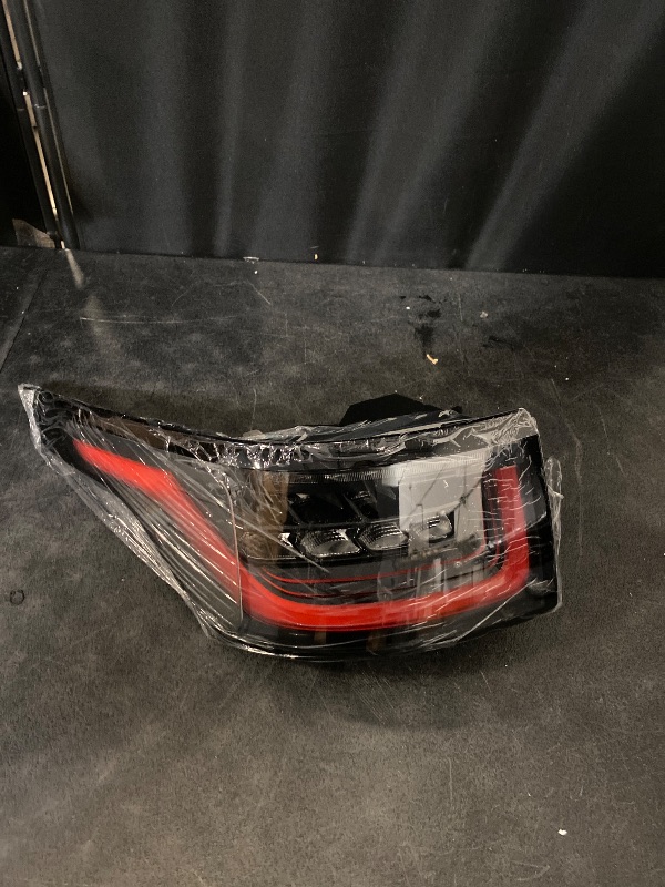 Photo 1 of Upgraded LED Rear Tail Light?Compatible With Land Rover Range Rover Sport 2014 2015 2016 2017 2018 2019 2020 Taillight Car Accessories(1pc left)