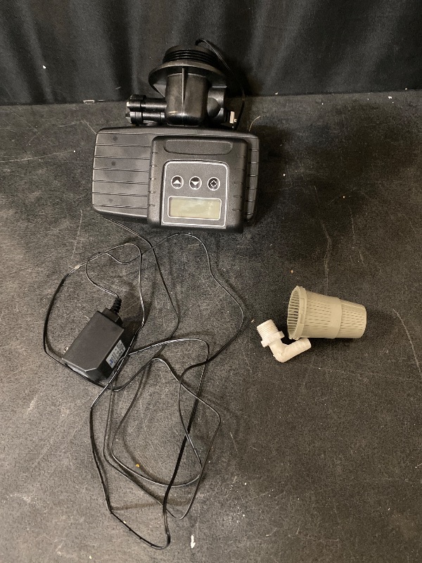 Photo 1 of 5600SXT Water Softener Valve, Digital Control Water Valve-Softener, 110V Whole House 2T/H Flow Rate 2kg easy Pick Up Automatically Operate w/Distributor for Water Purification Equipment