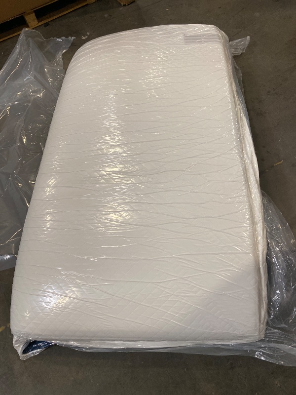 Photo 1 of Size King Invadau5 mattress