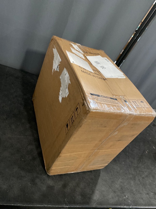 Photo 1 of Frigidaire 26 Lbs per Day Portable Compact Maker, Ice Making Machine, Stainless, Medium