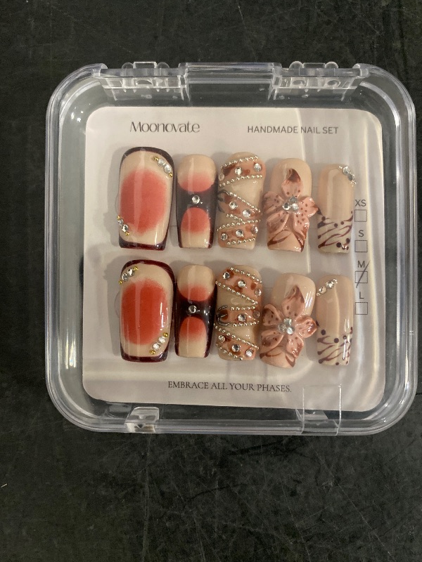 Photo 1 of Handmade Press on Nails Square Medium Fake Nails Red French Tip with 3D Flower Designs luxury Charm Glossy Cute starfish Acrylic Nails for Women 10pcs