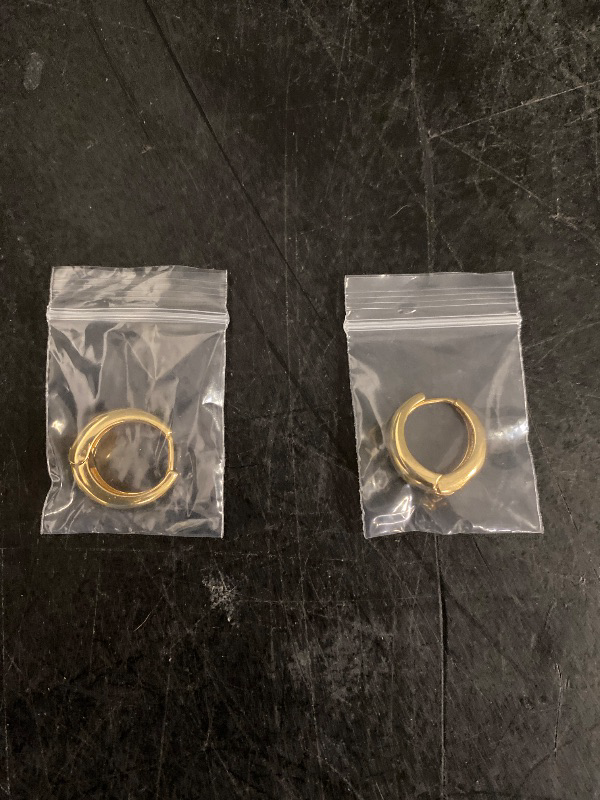 Photo 1 of  Round Hinged Clasp Connector Charm Holder