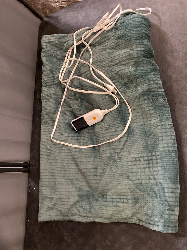 Photo 1 of 72 x 84in Green Heated Blanket