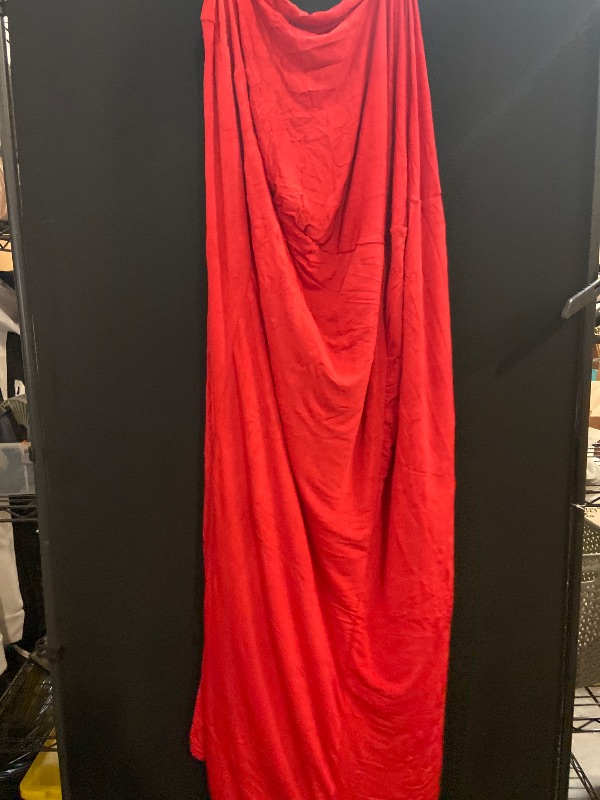 Photo 1 of 2 Pack Spandex Cocktail Table Covers Fitted Clothes, Elastic Round Table Cover, Stretch Tablecloth for Party, Bar, Wedding, Birthday, Banquet, Red, 30"-32" Diameter x 40"-43" Height