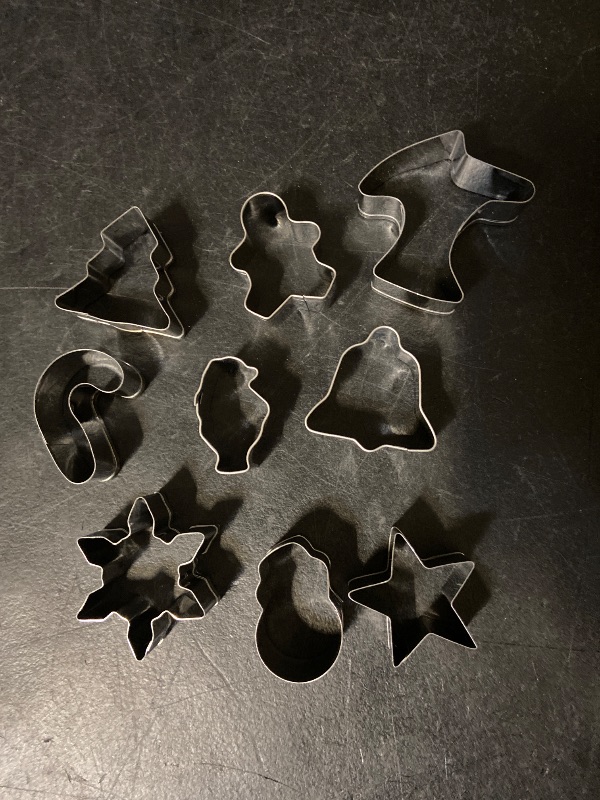 Photo 1 of Crethinkaty Mini Christmas Cookie Cutters Set 9 Pieces Stainless Steel Cookie Cutter Set for Baking -Tree,Snowflake,Snowman,Reindeer,Santa Claus, Star, Bell,Candy Cane,Gingerbread Man
