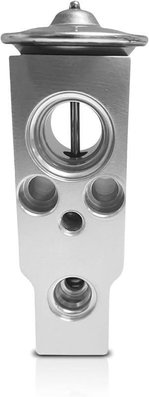 Photo 1 of Car A/C Expansion Valve, Metallic Anti-Wear Engine Air Conditioning Expansion Valve, Auto A/C Replacement Parts, Compatible with Jaguar Land Rover, Lexus, To-yota Camry (Silver)
