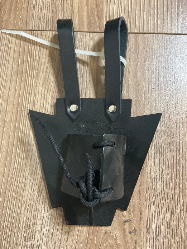 Photo 1 of Dagger Frog (Leather)