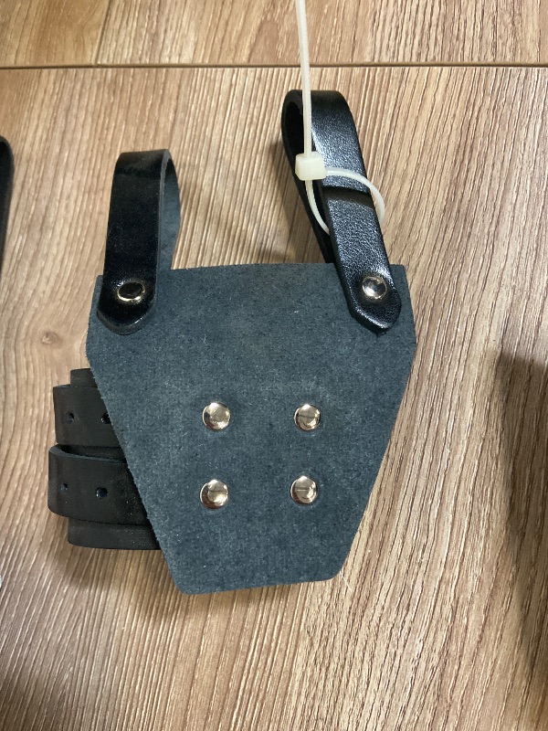 Photo 1 of Dagger Frog (Leather)