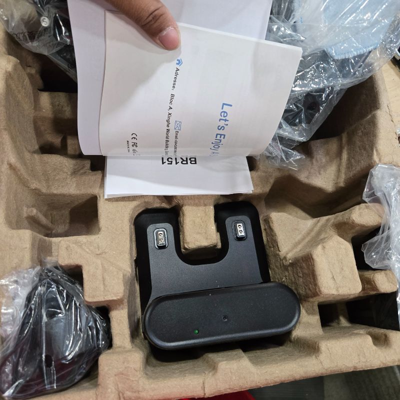 Photo 1 of ***USED**** MAMNV Robot Vacuum and Mop,2 in 1 for Carpet & Hard Floor,Robotic Vacuum Cleaner with Alexa/Voice/App,Powerful & Quiet for Pet Hair,Slim 2.87",Self-Charging & Zigzag Path Cleaning