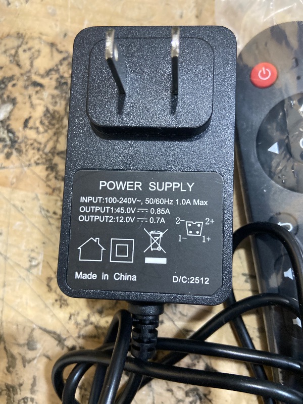 Photo 1 of ?Electric Focus?Magcubic Mini Projector 4K Support, Portable Projector with WiFi 6 and Bluetooth 5.4, Smart Proyector, 5W Soundbase Speaker, 180° Rotation for Home Theater HY300 Ultra