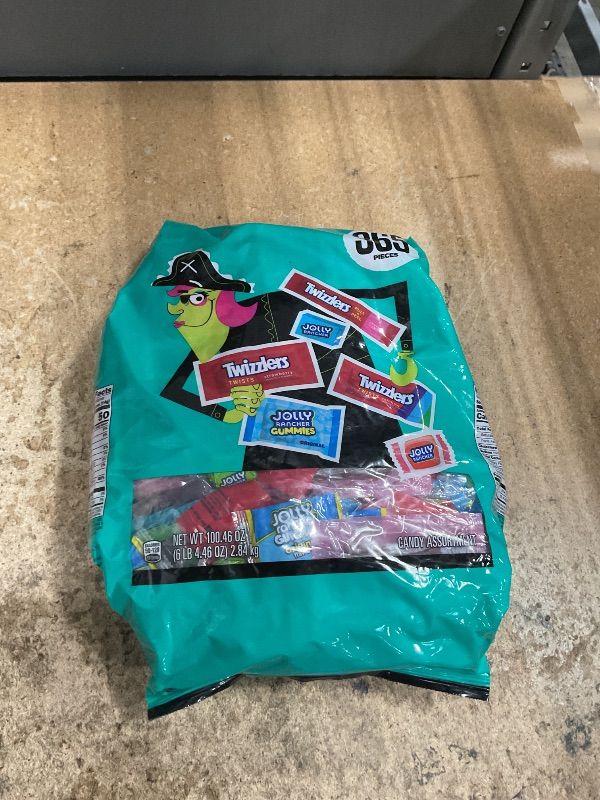 Photo 1 of *1/2026* JOLLY RANCHER and TWIZZLERS Assorted Fruit Flavored, Halloween Candy Bulk Bag, 100.46 oz (365 Pieces)