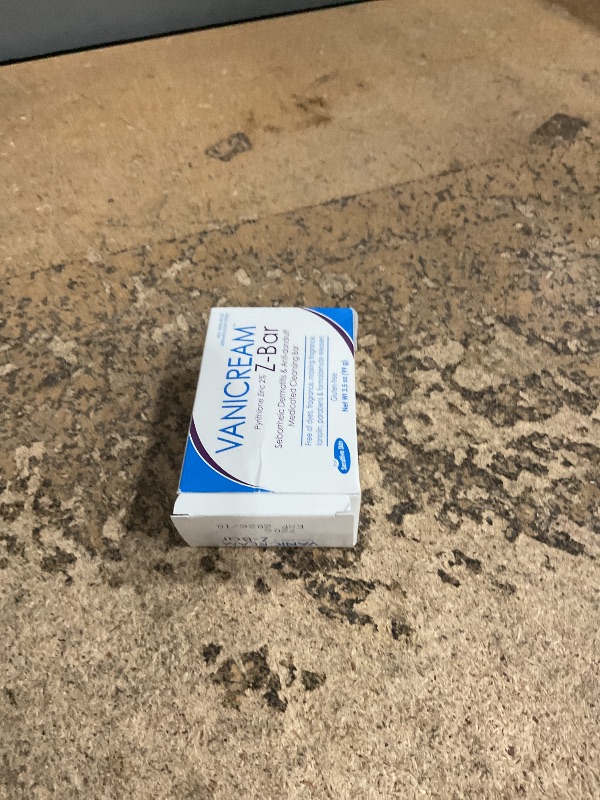 Photo 1 of *1/2026* Vanicream Z Bar, Seborrheic Dermatitis & Anti-Dandruff Medicated Bar, 3.5 Oz, Formulated without Common Irritants for Sensitive Skin, 2% Pyrithione Zinc Helps Relieve Itching, Redness & Flaking