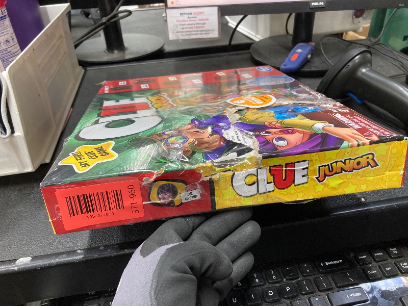 Photo 1 of *Box damaged* Clue Junior 