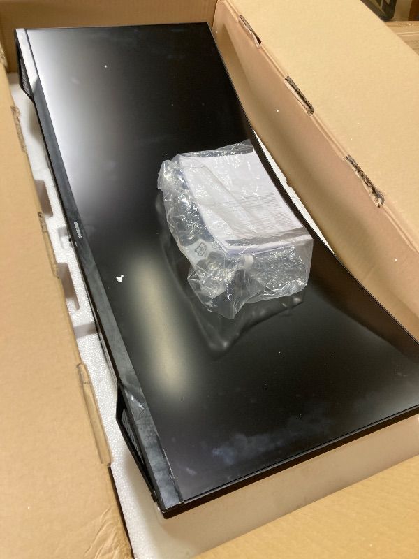 View 4 of ***DAMAGED -SELLING AS PARTS ONLY***  -Samsung 34' Odyssey G5 Ultra-Wide Gaming Monitor with 1000R Curved Screen, 165Hz, 1ms, FreeSync Premium, Large Display, Eye Comfort, Multiple Ports, WQHD, LC34G55TWWNXZA, Black************************BROKEN NO RETURN