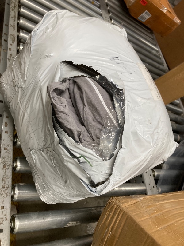 Photo 1 of  GREY BEDDING