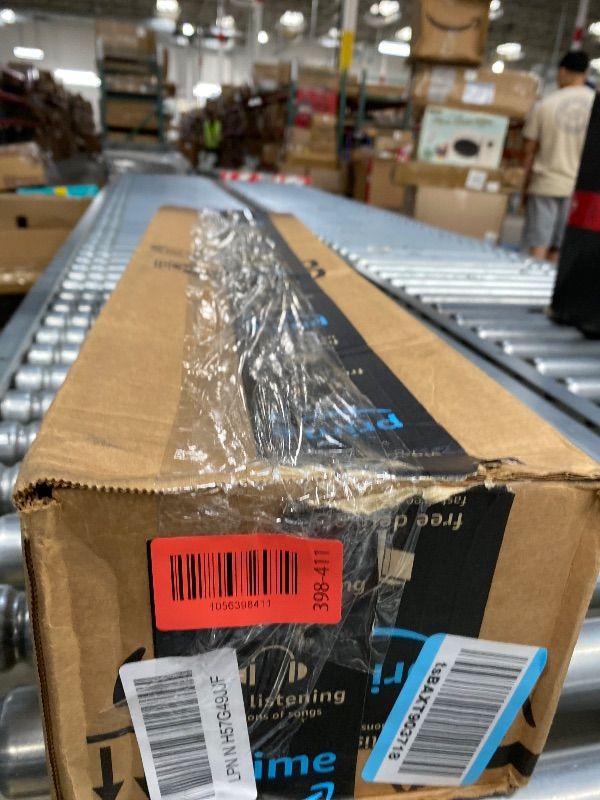 Photo 1 of ***PARTS ONLY*** LUTTY Garland Hanger for Front Door Frame Adjustable 26.77''-89.37'' Heavy-Duty Door Wreath Hanger Holder for Christmas & Halloween Decorations, Wreaths, Lights, No-Drill, Damage-Free