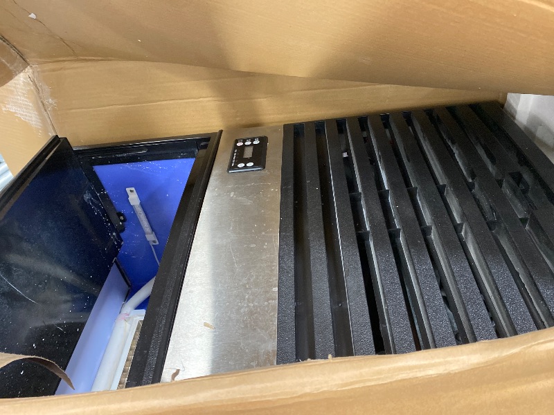 Photo 1 of ***USED -SELLING AS PARTS ONLY*** Commercial Ice Maker Machine 160lbs/24H Ice Production, with 27lbs Ice Storage Under Counter Ice Maker, Self-Cleaning, 24 Hour Timer Stainless Ice Maker for School, Home, Bar