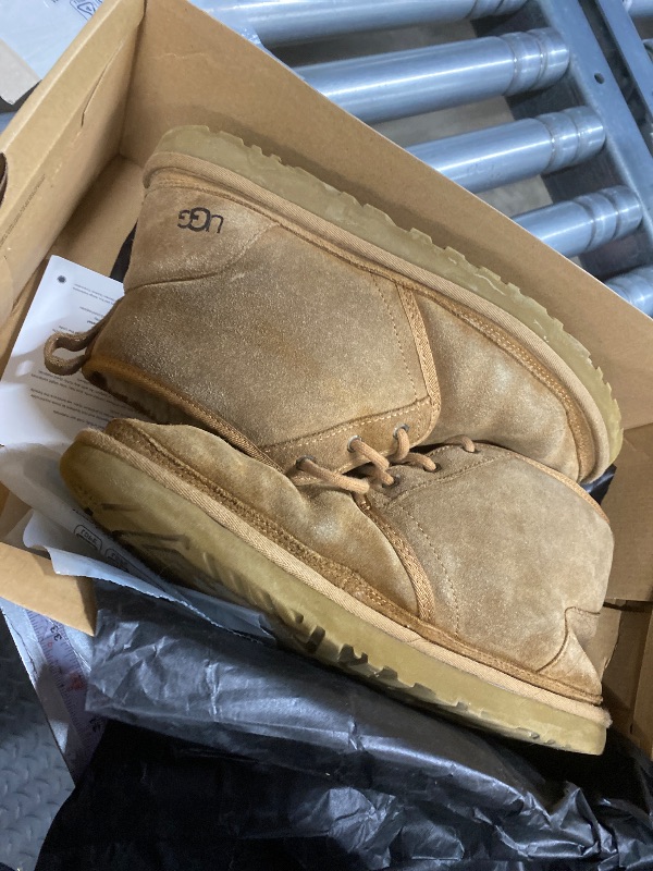 Photo 1 of ****Very used***
UGG Men's Neumel Boot, Chestnut, 13