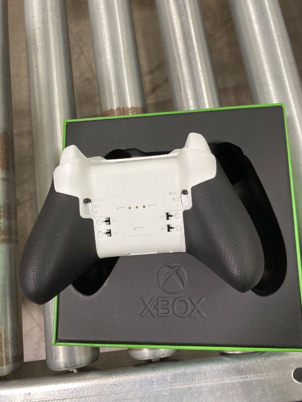 Photo 1 of **Missing the chager**Xbox Microsoft Elite Wireless Controller Series 2 Core - White (Renewed)