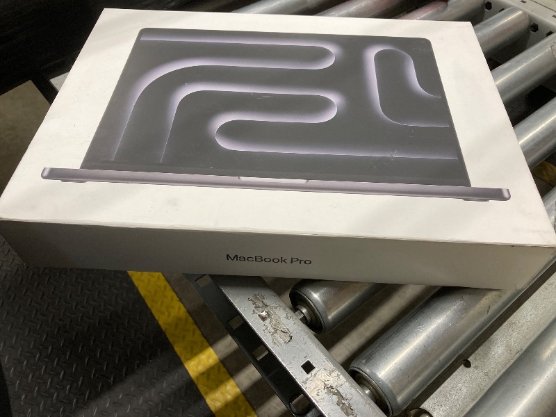Photo 1 of ** factory sealed, its not permitted to return, not refund**Apple 2024 MacBook Pro Laptop with M4 Max, 16?core CPU, 40?core GPU: Built for Apple Intelligence, 16.2-inch Liquid Retina XDR Display, 48GB Unified Memory, 1TB SSD Storage; Space Black factory s