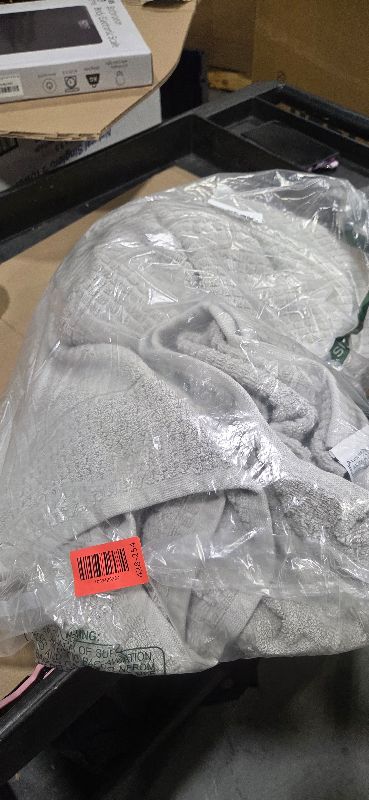 Photo 1 of 100% Cotton Super Soft Luxury Bath Towel Set | Quick-Dry and Highly Absorbent | Waffle Textured | 550 GSM | Includes 4 Bath Towels | Harper Collection (Light Grey)