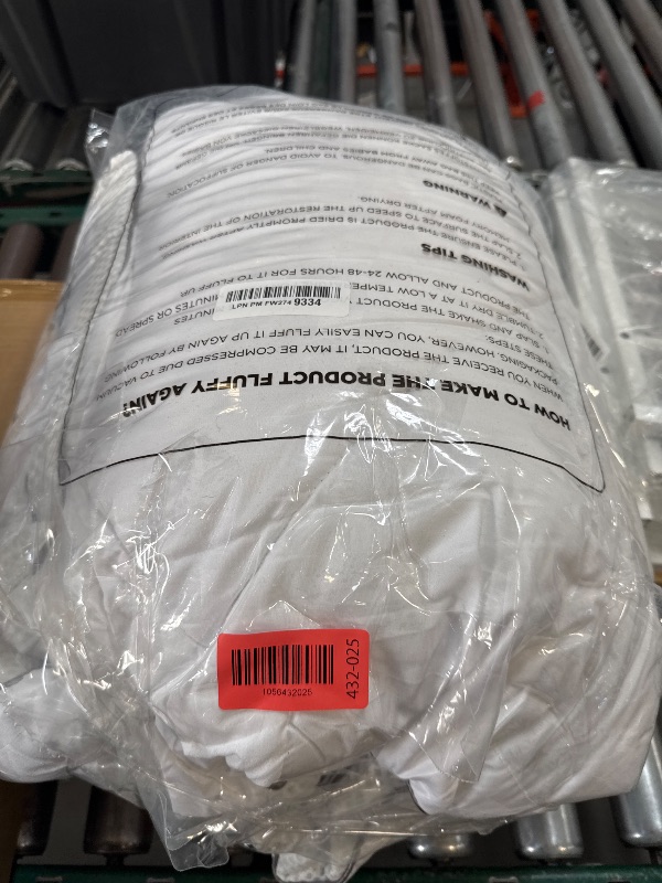 Photo 1 of 3 Inch Ultra-Fluffy Memory Foam Mattress Topper Queen for Back Pain, Soft Comfy Pillow Top Queen Mattress Topper with 4X Support, Mattress Pad with Breathable Air Mesh Sides, 6-21'' Deep Pocket