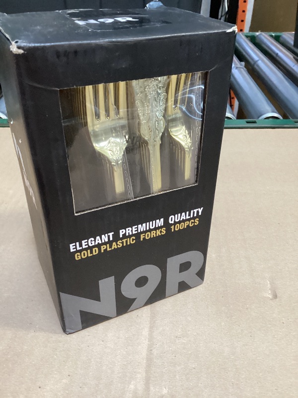 Photo 1 of N9R 100PCS Gold Plastic Forks, 7.48inch Disposable Gold Plastic Silverware, Heavy Duty Plastic Forks for Parties, Weddings and Events