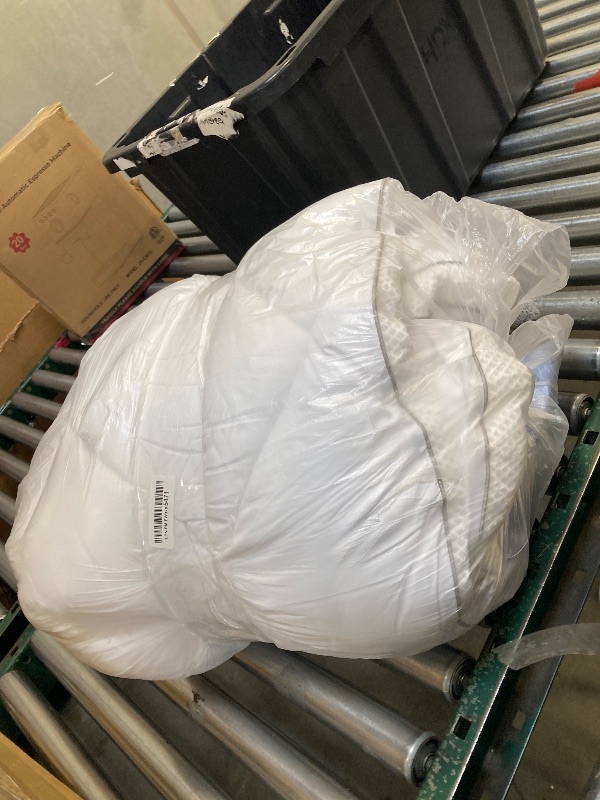 Photo 1 of 3 Inch Ultra-Fluffy Memory Foam Mattress Topper Full for Back Pain, Extra Soft Pillow Top Full Mattress Topper with 4X Support, Mattress Pad with Breathable Air Mesh Sides, 6-21'' Deep Pocket