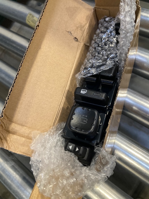 Photo 1 of 15883319 Window Master Switch Front Left Driver Side with Mirror Folding Control for 2003-2006 Chevy Silverado Avalanche Suburban Tahoe GMC Sierra Yukon Escalade Hummer H2 Replace OE 920-022 15112971