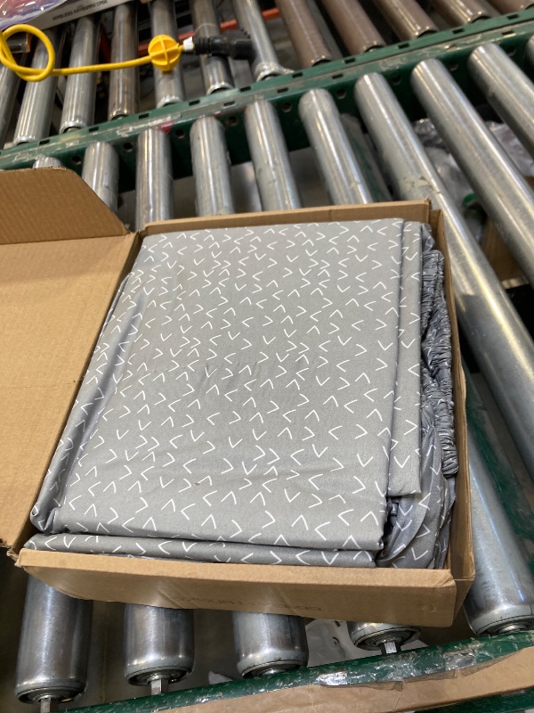 Photo 1 of Amazon Basics Lightweight Wrinkle Free Breathable Microfiber 4 Piece Bed Sheet Set with 14-Inch Deep Pockets - Queen, Grey Arrows, Printed