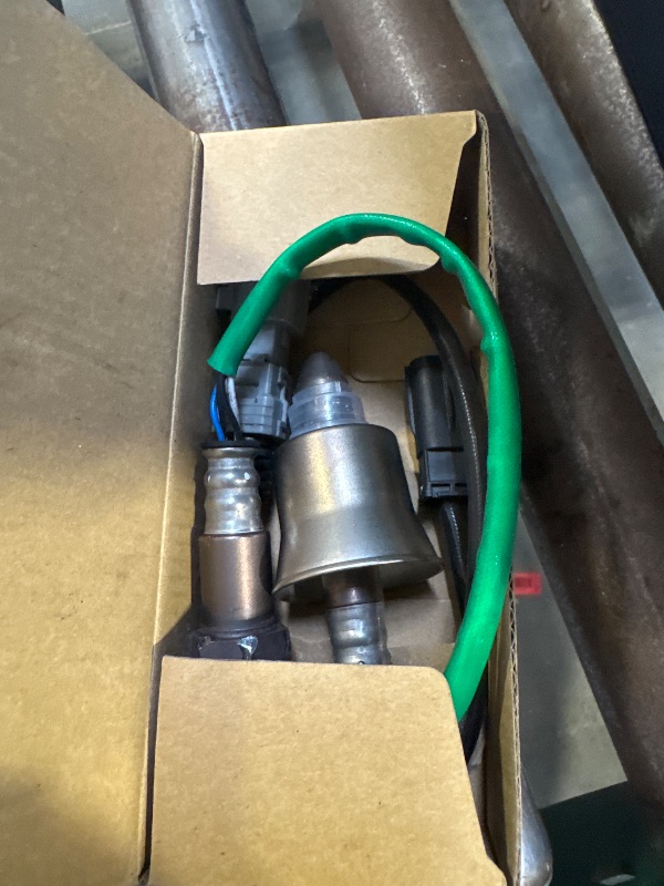 Photo 1 of Oxygen O2 Sensor Upstream Downstream Fits for Toyota Avalon XLE XSE 2019-2021, for Toyota Camry LE SE XLE XSE 2018-2020, for Lexus ES300h 2019-2020 - O2 Sensors Replace 234-9304 234-9307 Set of 2