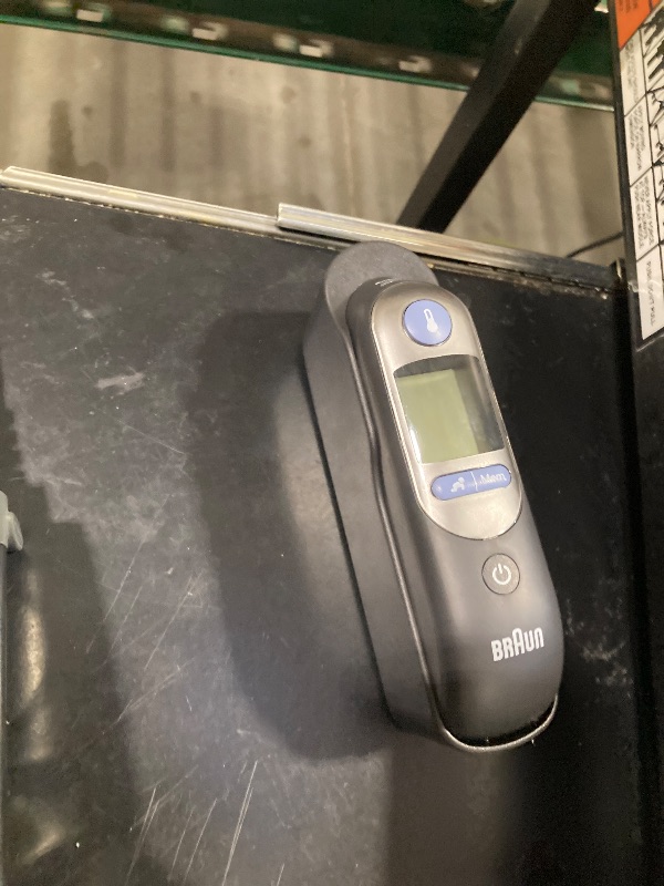 Photo 1 of Braun ThermoScan 7 Digital Ear Thermometer for Adults, Babies & Infants, Age-Adjusted Fever Guidance, No. 1 Brand Recommended by Pediatricians