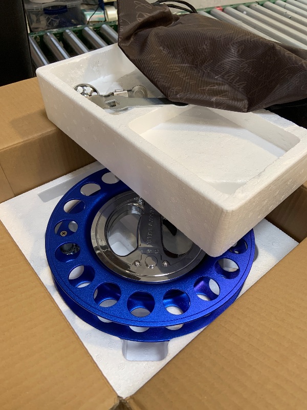 Photo 1 of Simxkai 11-inch Professional Kite Winder with Brake, Heavy-Duty Metal Bearings, All-Directional Line Guide,for Adult Large Kite Flying(Blue)