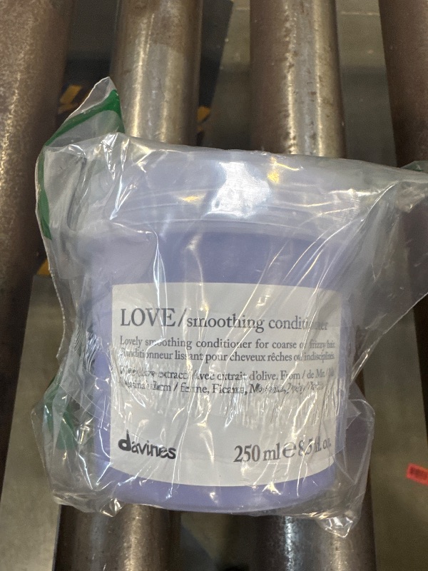 Photo 1 of Davines LOVE Smoothing Conditioner, Taming Anti-Frizz Hydrating Action for Wavy, Unruly, Coarse Hair - Gives Controlled, Combable, Shiny, Sleek & Smooth Look with Minuta Olive Extract, 8.45 Fl Oz