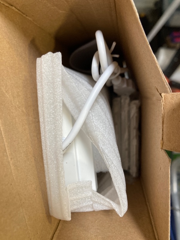 Photo 1 of Under Cabinet Lighting 3 pack