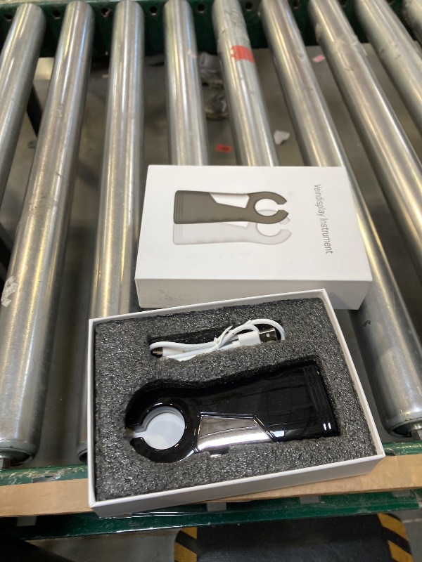 Photo 1 of FXIMAO Rechargeable Vein Finder, Vein Finder for iv Access for Universal Skin Compatibility, Suitable for Nurses,Clinics & Home Use Vein Locator Device-Black