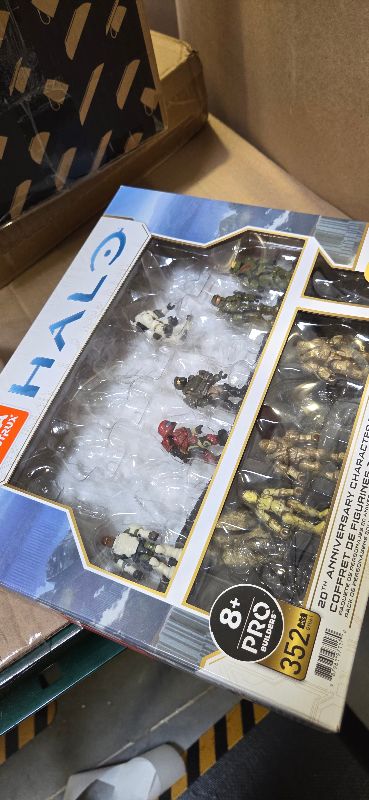 Photo 1 of MEGA Halo Action Figure Building Toys Set, 20th Anniversary Character Collector Pack with 352 Pieces, 20 Poseable Articulation Figures, Kids or Adults