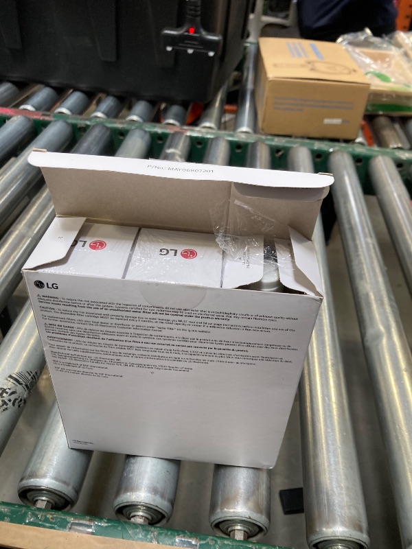 Photo 1 of LG LT1000P3 6-Month / 200 Gallon Refrigerator Replacement Water Filter, 3 Count (Pack of 1), White