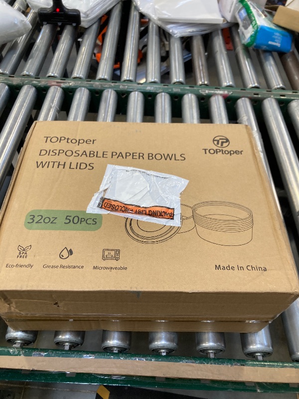 Photo 1 of TOPtoper 50 Pcs 32 Oz Large Paper Bowls with Lids, Disposable Soup Serving Bowls Bulk Party Supplies for Hot/Cold Food, Soup (32 OZ)