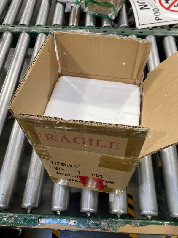 Photo 1 of HWDFEI Small Tiffany Stained Glass Style Mini Lighthouse Table Lamp, Retro Decorative Lamp, Suitable for Bedroom Office Home Decoration 4.2X 4.2 x 7(Red Green)