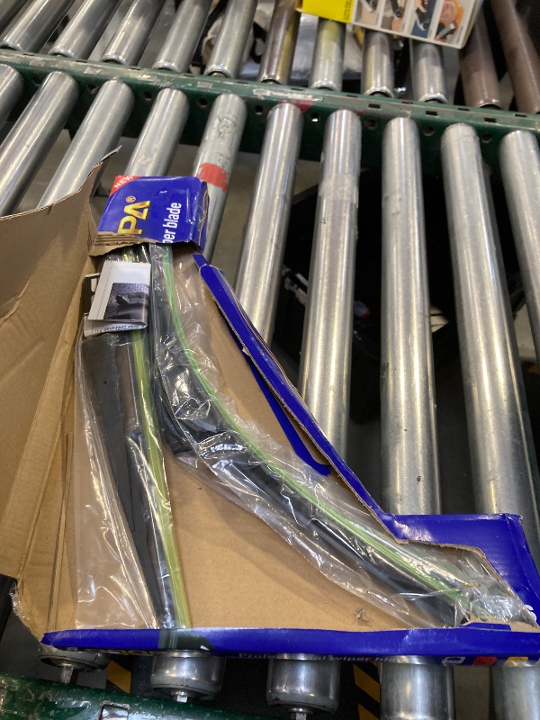 Photo 1 of 3 wipers Replacement for 2009-2016 Ford Expedition/2009-2016 Lincoln Navigator, Windshield Wiper Blades Original Equipment Replacement - 22"/22"/16" (Set of 3) U/J HOOK