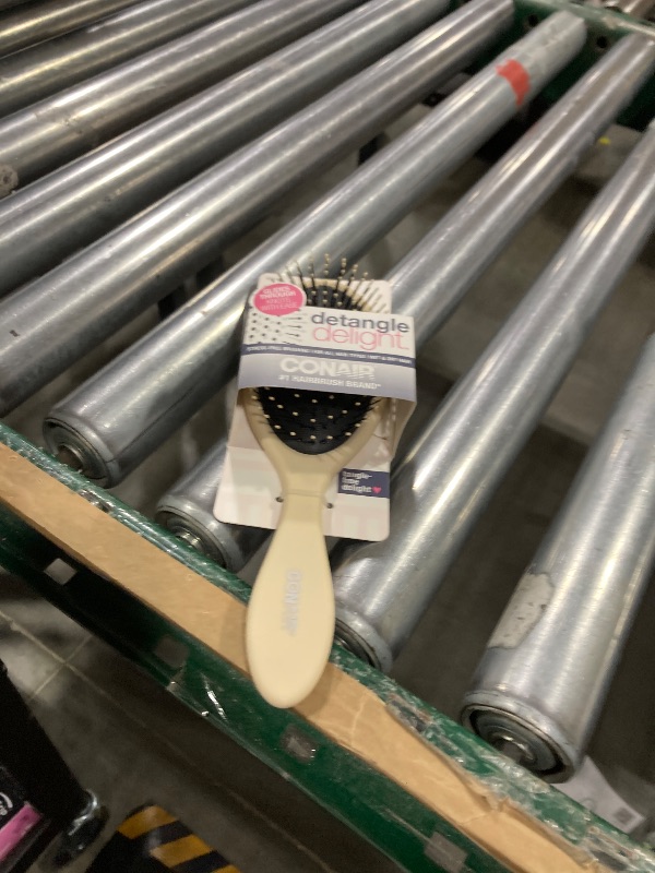 Photo 1 of Conair Detangling Brush, Color May Vary 1 ea