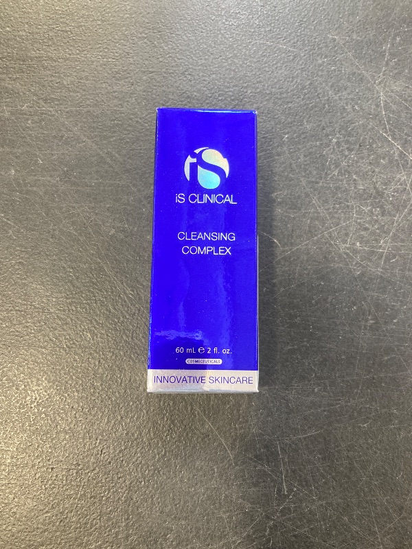 Photo 1 of iS CLINICAL Cleansing Complex, 3in1 Gentle deep pore cleanser Face Wash and Makeup remover, Helps blemish-prone skin