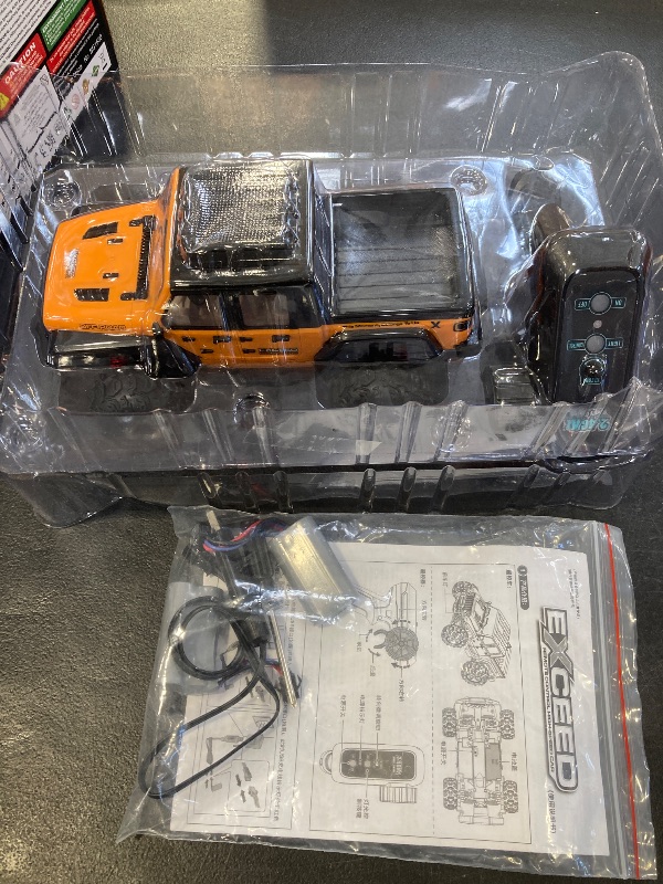Photo 1 of captainrc 1: 20 Full Scale High Speed RC Racing Four-Wheel Drive Climbing Remote Control Off-Road Vehicle Model, Equipped with 2 Fast Rechargeable Batteries, with a Range of up to 1 Hour (Orange)