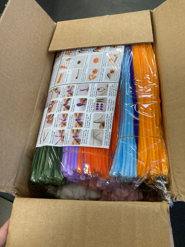 Photo 1 of 800 Pcs  Cleaners Craft, Pipe Cleaners Flowers Kit with Handle, 13 Colors Chenille Stems with Instruction, Art and Craft Supplies