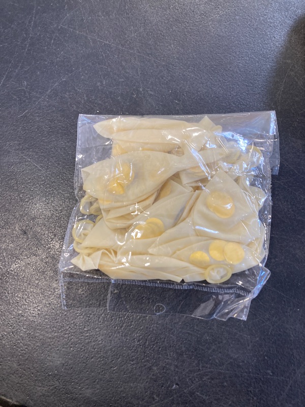 Photo 1 of 20 PIECES CLEAR BALLOONS WITH GOLD CONFETTI