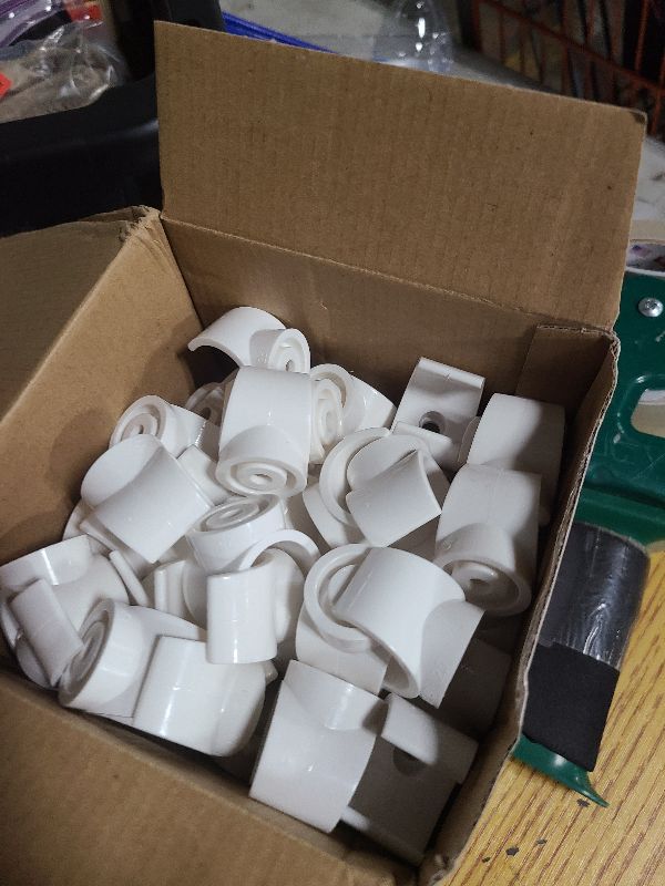 Photo 1 of 100 Pieces 3/4 Inch Pex Clips Pipe Clamps Plastic Clamps 25 mm Water Pipe U Hook Pex Supports Plastic Socket to Fix Corresponding