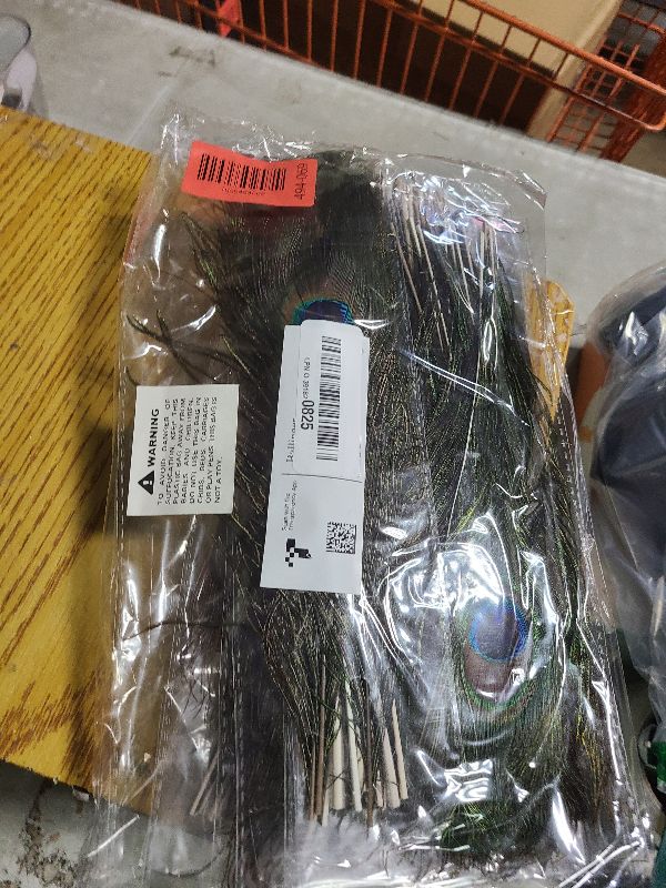 Photo 1 of 120 PCS Real Natural Peacock Eye Feathers 10-12 inch for DIY Craft, Wedding and Holiday Decorations