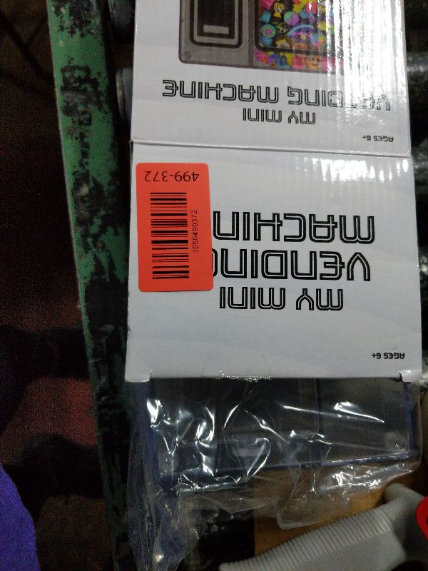 Photo 1 of 1616 Holdings My Mini Vending Machine Plastic Dispenser